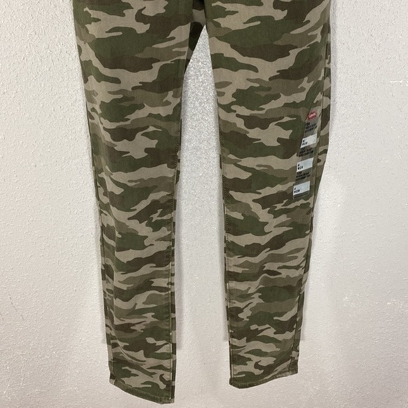 NWT Levi’s 720 High-Rise Super Skinny Cropped Jeans - Picture 4 of 13